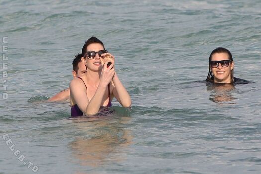 Anne Hathaway