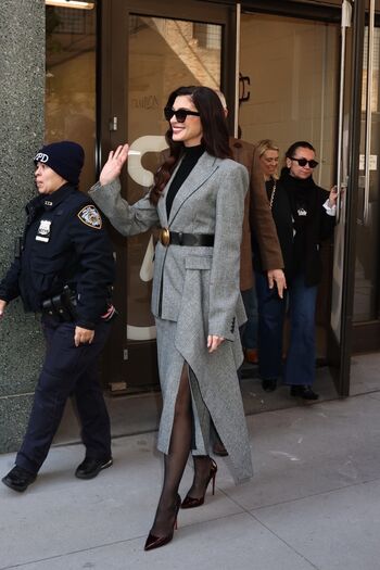 Full leaked Anne hathaway page private onlyfans photo