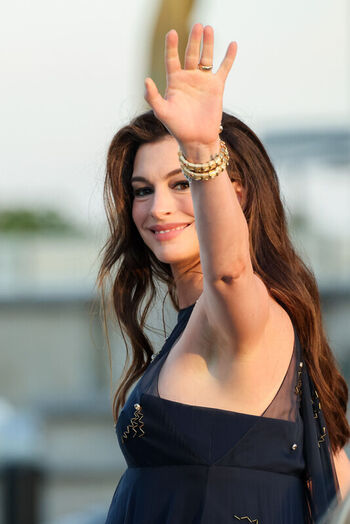 Full leaked Anne hathaway page private onlyfans photo