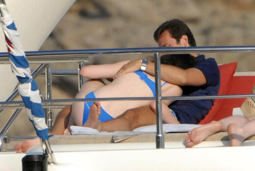Full leaked Anne hathaway page private onlyfans photo