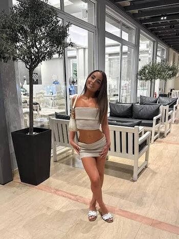 Full leaked Anniemaerosee private onlyfans photo