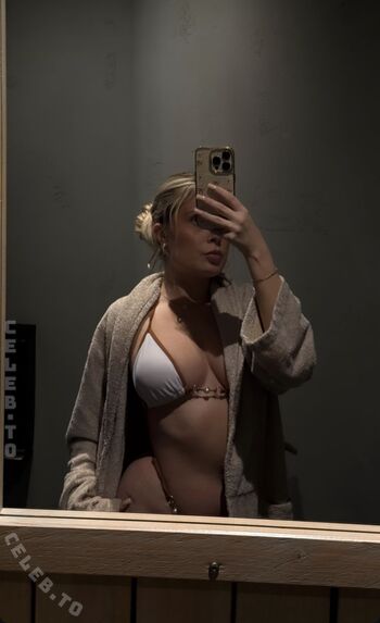 Full leaked Annmariedtz private onlyfans photo