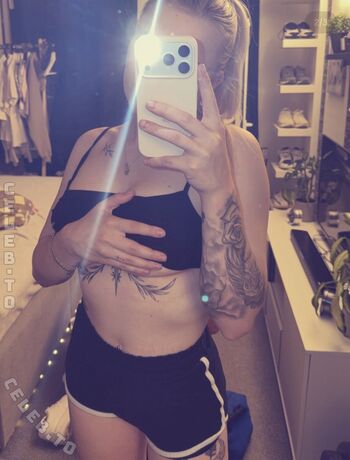 Full leaked Anny vans page private onlyfans photo