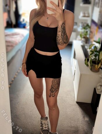 Full leaked Anny vans page private onlyfans photo