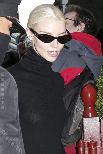 Full leaked Anya taylor joy page private onlyfans photo