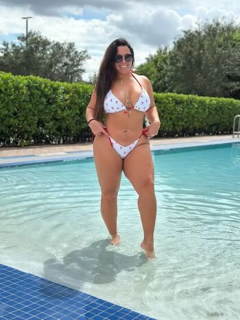 Full leaked Arazay diaz private onlyfans photo