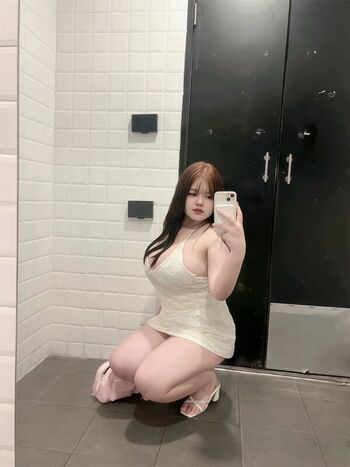 Full leaked Ari wxn private onlyfans photo