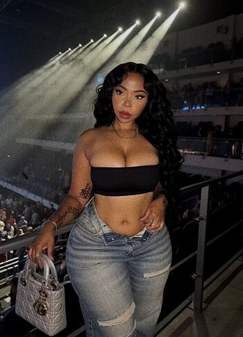 Full leaked Ariaartizte private onlyfans photo