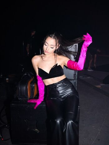 Full leaked Ariana grande page private onlyfans photo