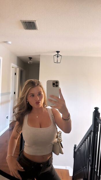 Ariana White