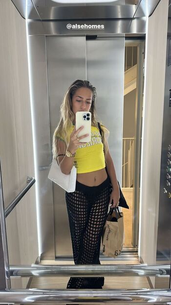 Full leaked Ariannmusic private onlyfans photo