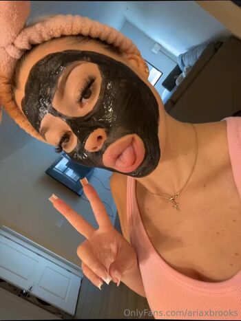 Full leaked Ariaxbrooks private onlyfans photo
