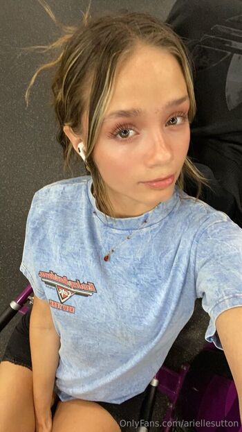 ariellesutton
