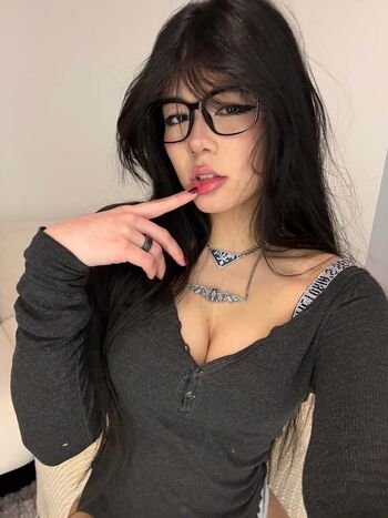 Full leaked Ariwillkillu private onlyfans photo