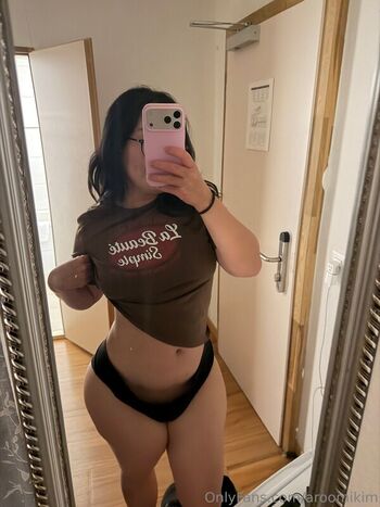 Aroomi Kim