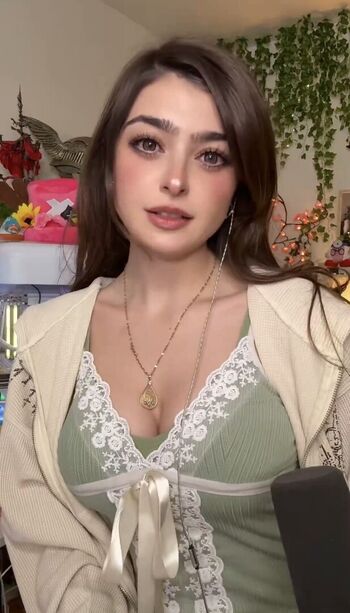 Full leaked Aruuu private onlyfans photo