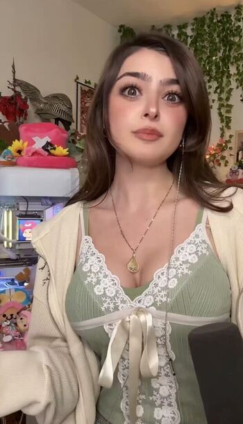 Full leaked Aruuu private onlyfans photo