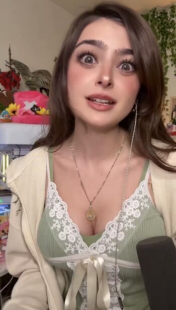 Full leaked Aruuu private onlyfans photo