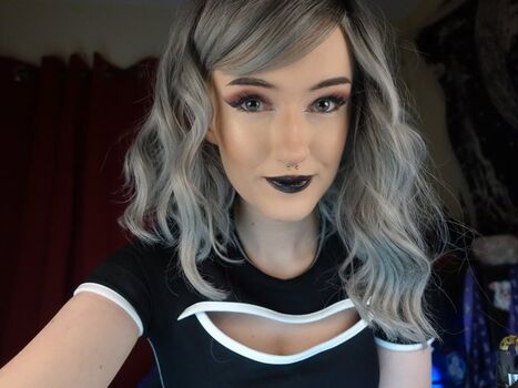 Full leaked Lilylou / private onlyfans photo