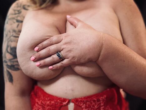 Full leaked Ashleylou private onlyfans photo