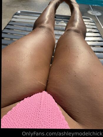 Full leaked Ashleymodelchick  page private onlyfans photo
