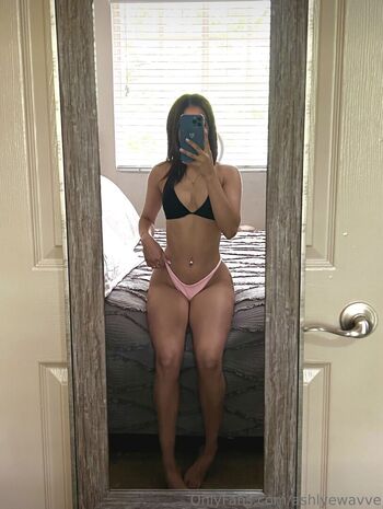 Full leaked Ashlyewavve private onlyfans photo