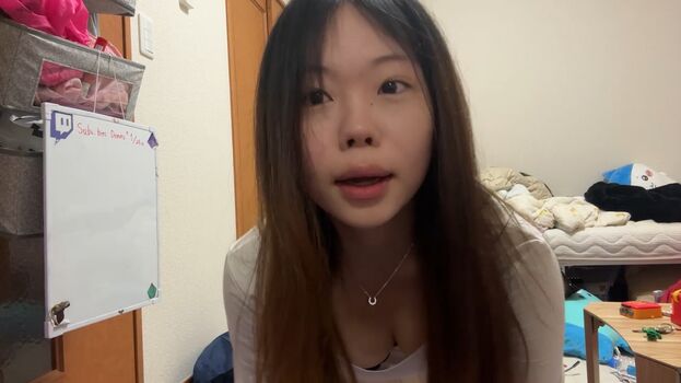 Asian Streamers