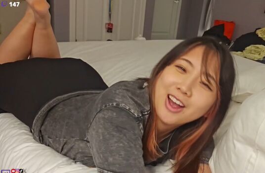 Asian Streamers
