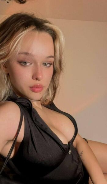 Full leaked Astoriacf private onlyfans photo