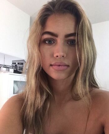 Augustwinstead / August Winstead