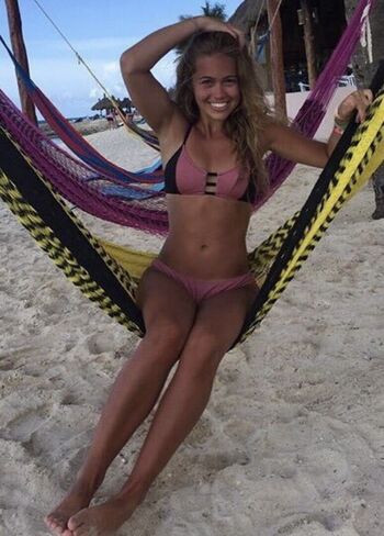 Augustwinstead / August Winstead