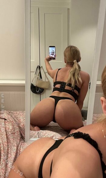 Full leaked Aurora sky private onlyfans photo