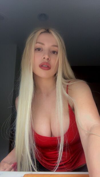 Full leaked Ava max private onlyfans photo