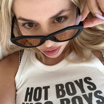 Full leaked Ava max private onlyfans photo