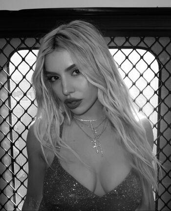 Full leaked Ava max private onlyfans photo