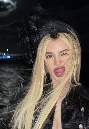 Full leaked Ava max private onlyfans photo