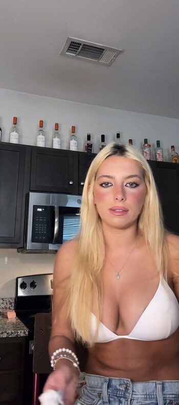 Ava Nucci