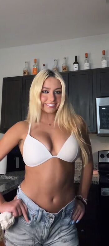 Ava Nucci