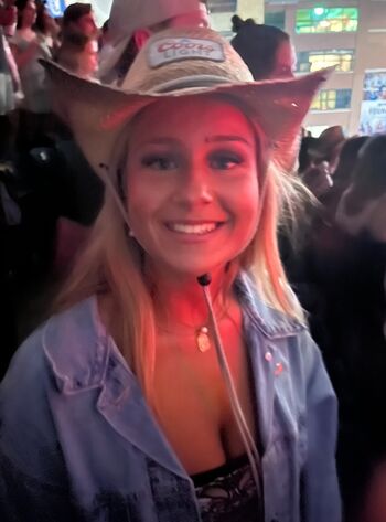 Full leaked Mewjiic/ private onlyfans photo