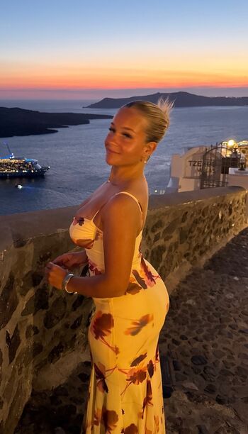 Full leaked Goddess bri bri/ private onlyfans photo