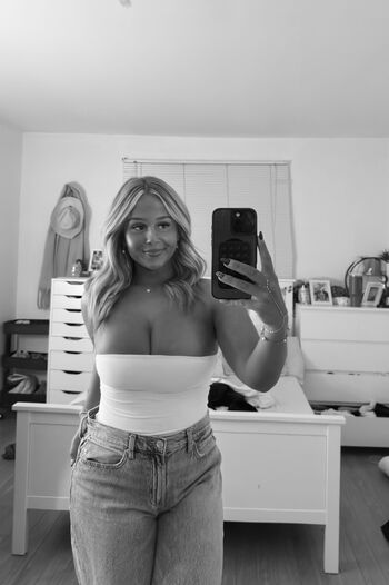 Full leaked Ribaibu/ private onlyfans photo