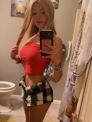 Full leaked Mya adams/ private onlyfans photo