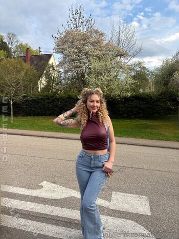 Full leaked Avaa lynn private onlyfans photo