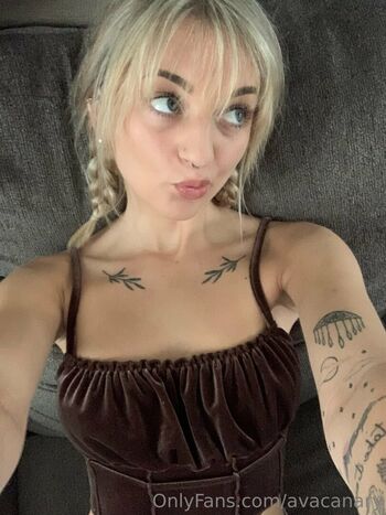 Full leaked Avacanary private onlyfans photo