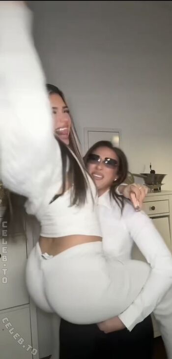 Full leaked Avendaaxs private onlyfans photo