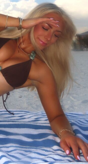 Full leaked Avery arthur private onlyfans photo