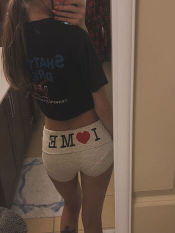 Full leaked Averyshipp private onlyfans photo