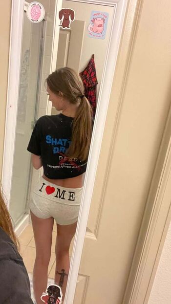 Full leaked Averyshipp private onlyfans photo