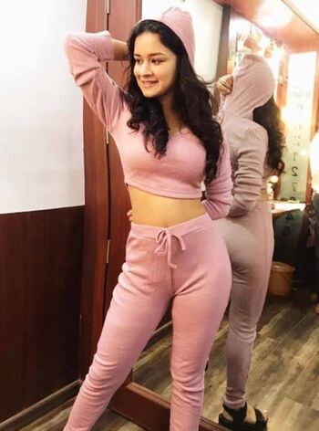 Full leaked Avneet kaur page private onlyfans photo