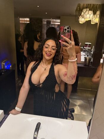 Full leaked Axhcaxh private onlyfans photo